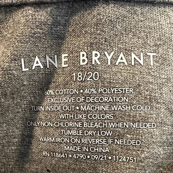 Valentines’s Lane Bryant Gray Short Sleeve Tee with Silver Heart - Picture 4 of 4